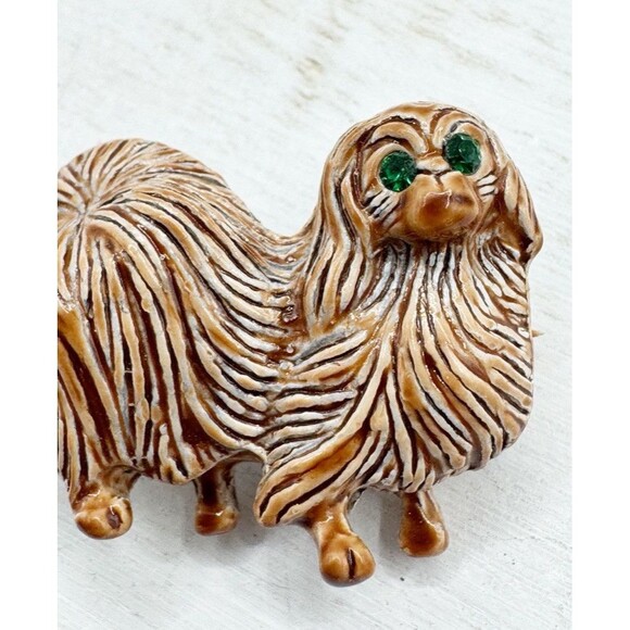Gerry's Pekingese Dog Pin Enamel Brooch Pin Brown  Green Rhinestone Eyes Kitschy - Picture 2 of 7